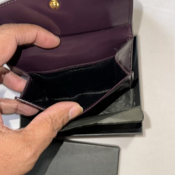 Authentic GUCCI Brown Leather Compact Bifold Wallet Gold Hardware W/ Box - Picture 10 of 10